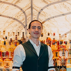 Axel Schmitt - Commis de Bar